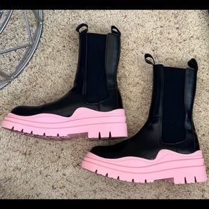 COPY - Bottega Veneta Black and Pink Two-Tone Tire Boots Size 40